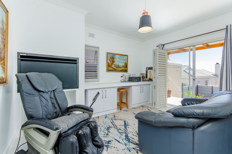 4 Bedroom Property for Sale in Pinehurst Western Cape